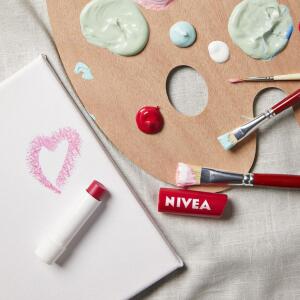 Nivea Dudak Bakım Kremi Çilek 4,8 gr - 5
